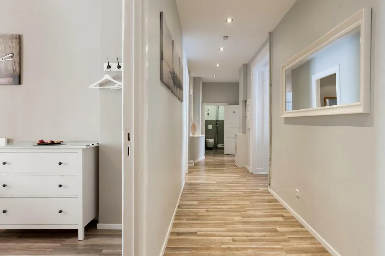 Dilo Apartments - Mygold Apartment 120 Sqm Berlin 0*,